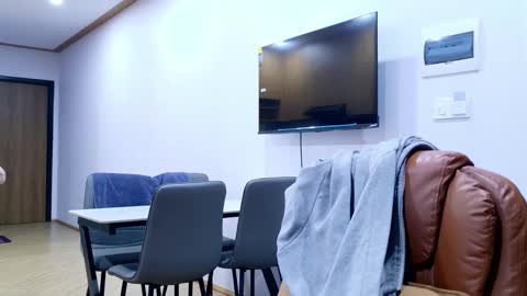 Ray-Ray online show from January 19, 2026, 3:05 pm