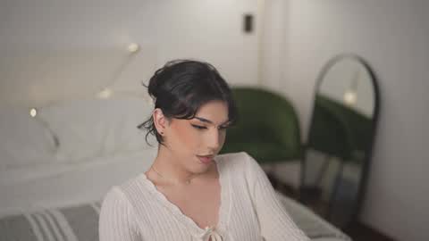 Rayvens online show from November 25, 2025, 6:30 pm