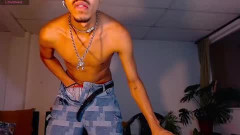 Snapshot of raydevil_ chatting on January 18, 2025, 11:22 pm Rayn online show from January 18, 2025, 11:22 pm