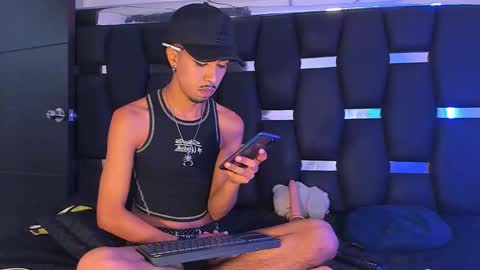 Snapshot of raydevil_ chatting on September 17, 2025, 6:20 pm Rayn online show from September 17, 2025, 6:20 pm