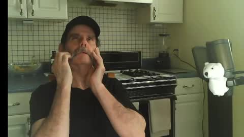 Ray online show from April 15, 2026, 7:43 pm