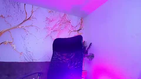Snapshot of raylin_escobar chatting on June 17, 2026, 1:08 am raylin_escobar online show from June 17, 2026, 1:08 am