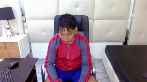 Snapshot of raystewart_ chatting on October 17, 2025, 2:26 am raystewart  online show from October 17, 2025, 2:26 am