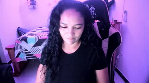 Danna online show from November 11, 2025, 1:38 am