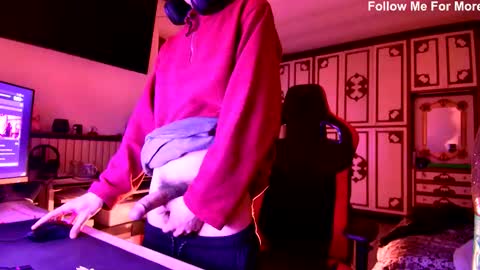 rcomi4 online show from November 2, 2025, 5:04 pm