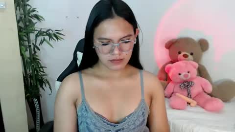 Snapshot of ready2care4youbabe chatting on January 19, 2025, 2:57 am Beth online show from January 19, 2025, 2:57 am