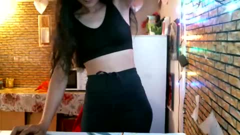 real_coupl3 online show from May 7, 2026, 5:57 am