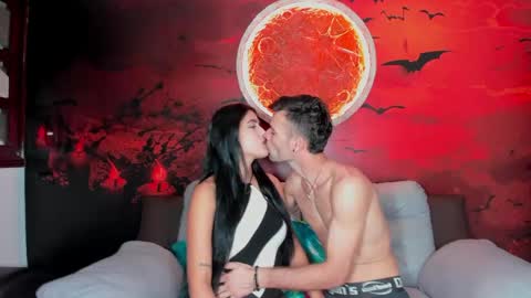 Snapshot of realcouple18_ chatting on April 25, 2026, 9:34 pm realcouple18_ online show from April 25, 2026, 9:34 pm