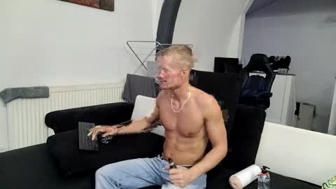 Snapshot of reallyman7 chatting on December 6, 2024, 3:08 am Ask me online show from December 6, 2024, 3:08 am