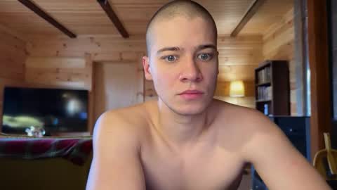 AliceEve online show from March 7, 2026, 9:06 am