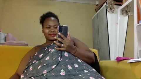 Snapshot of realsweetheart chatting on December 7, 2024, 2:35 pm REAL1SWEETHEART online show from December 7, 2024, 2:35 pm