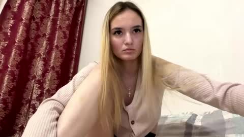 Risa online show from April 30, 2026, 5:08 pm