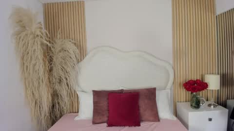 rebeca_taylor_ online show from April 5, 2026, 12:13 pm