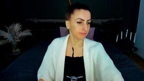 Snapshot of rebecca_diamonds chatting on February 10, 2026, 7:01 am rebecca_diamonds online show from February 10, 2026, 7:01 am