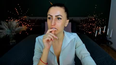 Snapshot of rebecca_diamonds chatting on February 22, 2026, 6:57 am rebecca_diamonds online show from February 22, 2026, 6:57 am