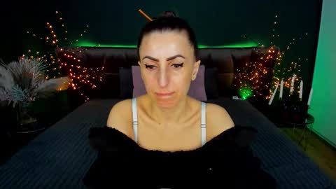 Snapshot of rebecca_diamonds chatting on March 4, 2026, 7:03 am rebecca_diamonds online show from March 4, 2026, 7:03 am