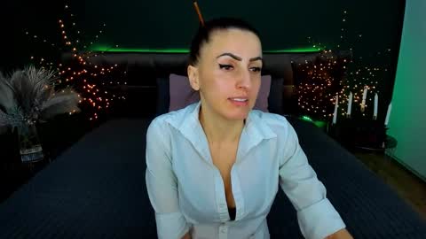 Snapshot of rebecca_diamonds chatting on March 11, 2026, 7:03 am rebecca_diamonds online show from March 11, 2026, 7:03 am