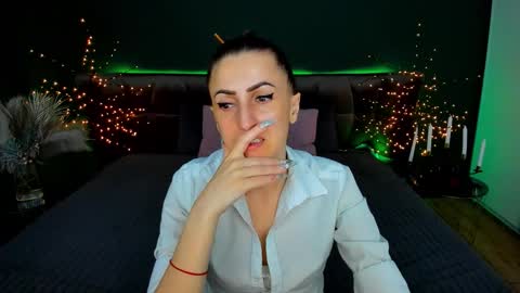 Snapshot of rebecca_diamonds chatting on March 19, 2026, 7:01 am rebecca_diamonds online show from March 19, 2026, 7:01 am