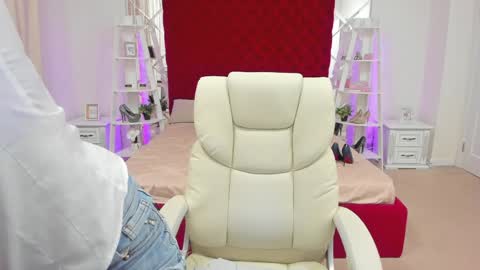 Snapshot of rebecca_diamonds chatting on April 1, 2026, 5:52 am rebecca_diamonds online show from April 1, 2026, 5:52 am