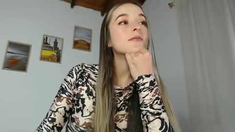 Snapshot of rebecca_johonsonn chatting on January 14, 2025, 11:58 pm Becca Johnsoon online show from January 14, 2025, 11:58 pm