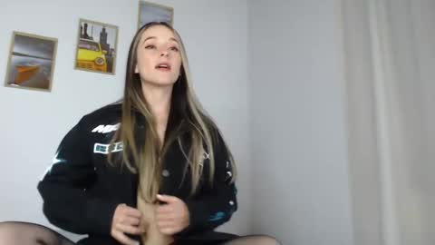 Snapshot of rebecca_johonsonn chatting on February 16, 2025, 1:14 am Becca Johnsoon online show from February 16, 2025, 1:14 am