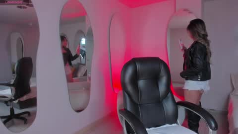 Rebe online show from March 8, 2025, 3:06 am