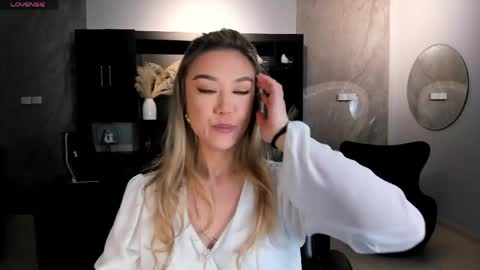 Snapshot of rebeccahudson_ chatting on June 7, 2026, 5:38 pm Rebe online show from June 7, 2026, 5:38 pm