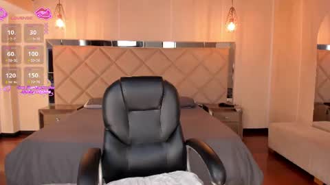 Snapshot of rebeccahudson_ chatting on July 20, 2026, 6:43 pm Rebe online show from July 20, 2026, 6:43 pm