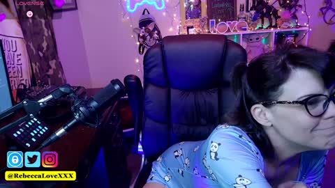 Rebecca Love online show from February 3, 2025, 9:07 pm