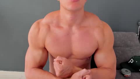 twitter REECET26 instagram RECCETAYLOR online show from October 4, 2025, 4:05 pm