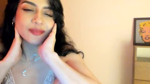 red_flower203 online show from April 11, 2026, 8:35 pm