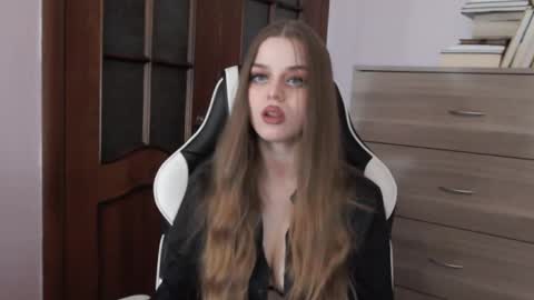 Lily online show from February 11, 2026, 2:27 am