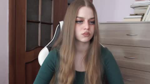 Lily online show from February 13, 2026, 3:02 am