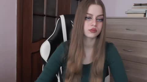 Lily online show from April 15, 2026, 2:18 am