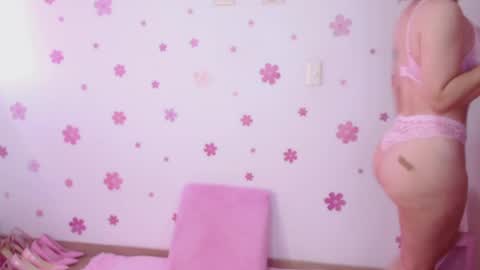 Snapshot of redheadmodel chatting on May 29, 2026, 10:19 pm SAKURA online show from May 29, 2026, 10:19 pm