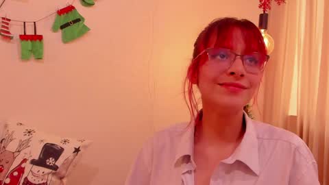 Snapshot of redmeloddy chatting on December 10, 2024, 7:54 pm Meloddy online show from December 10, 2024, 7:54 pm