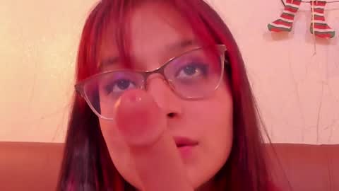 Snapshot of redmeloddy chatting on December 19, 2024, 8:44 pm Meloddy online show from December 19, 2024, 8:44 pm