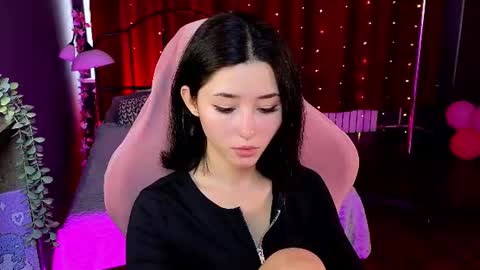 Snapshot of redmidnight_ chatting on June 14, 2026, 3:36 pm Kiara online show from June 14, 2026, 3:36 pm
