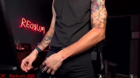 Red online show from October 8, 2025, 4:59 pm