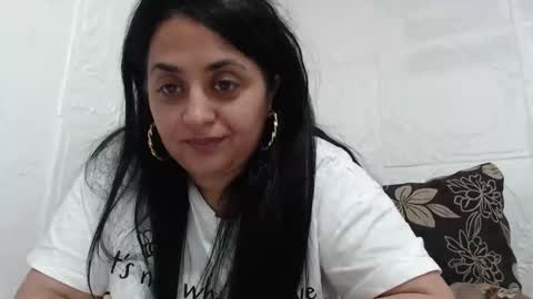 Snapshot of reeapassion chatting on April 28, 2026, 8:25 pm Reea online show from April 28, 2026, 8:25 pm