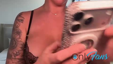 reecemariexx online show from June 22, 2026, 7:11 pm