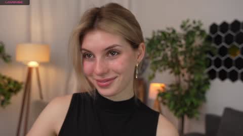 JessyinCherri yang online show from December 13, 2024, 7:25 am