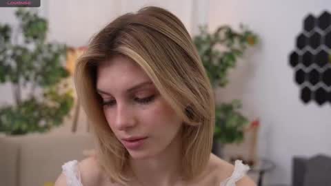 JessyinCherri yang online show from February 13, 2025, 7:13 am