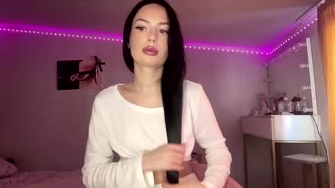 Snapshot of reginavandivier chatting on July 20, 2026, 7:22 am Amelia online show from July 20, 2026, 7:22 am