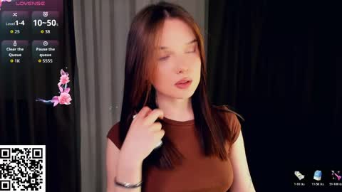 Snapshot of reginiasaccone chatting on June 7, 2026, 6:44 pm Emily - online show from June 7, 2026, 6:44 pm