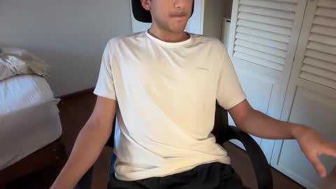 regularboy20 online show from October 31, 2025, 12:17 pm