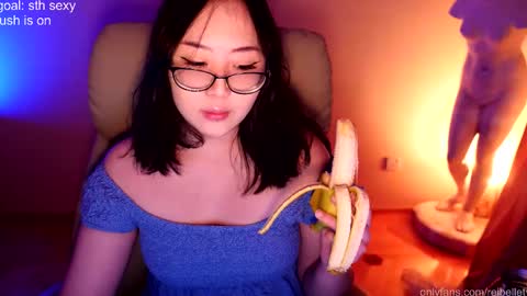 Snapshot of reibelletv chatting on January 19, 2026, 4:16 am online show from January 19, 2026, 4:16 am