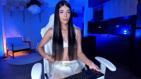 Snapshot of reichel_gray chatting on June 8, 2026, 5:30 am REICHEL online show from June 8, 2026, 5:30 am