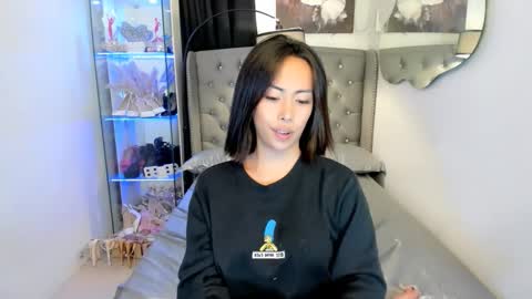 reighnempress online show from March 5, 2026, 1:40 pm