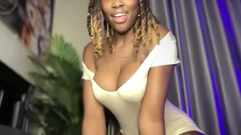 Snapshot of reina77xo chatting on May 6, 2026, 5:07 pm reina77xo online show from May 6, 2026, 5:07 pm